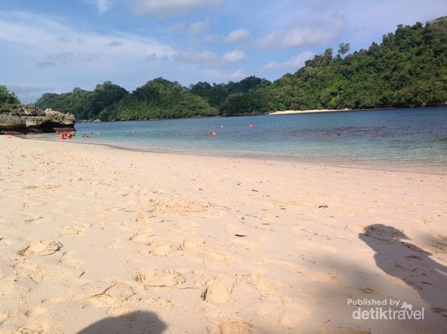 Aneka Pantai Eksotis di Malang yang Jarang Orang Tahu