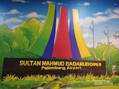 Aneka Spot Foto Unik di Bandara Kebanggaan Orang Palembang