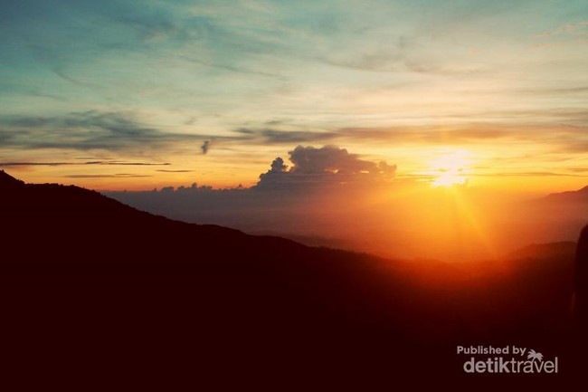 Aneka Sunrise dan Sunset Cantik dari Indonesia