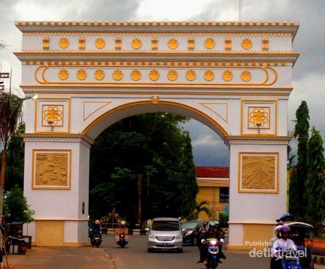 Arc de Triomphe di Paris Pindah ke Martapura