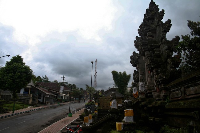Arsitektur Pura Mandara Giri Semeru