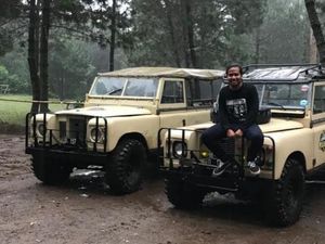 Asli! Seru Banget Offroad di Hutan Cikole Saat Hujan