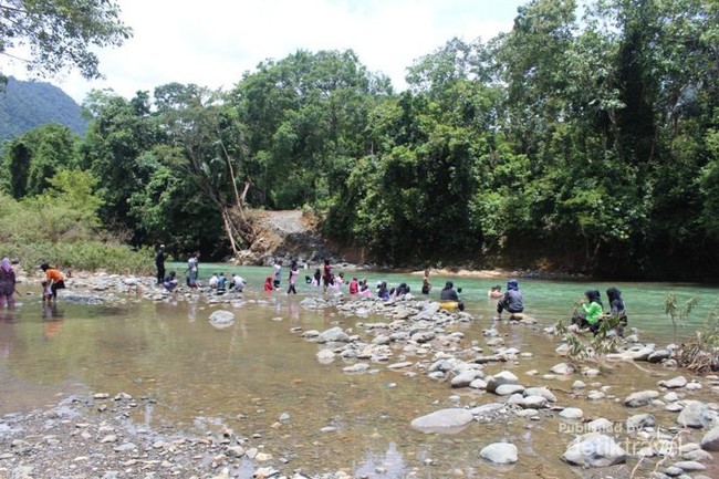 Asyiknya Main Air di Sungai Brayeung, Aceh Besar