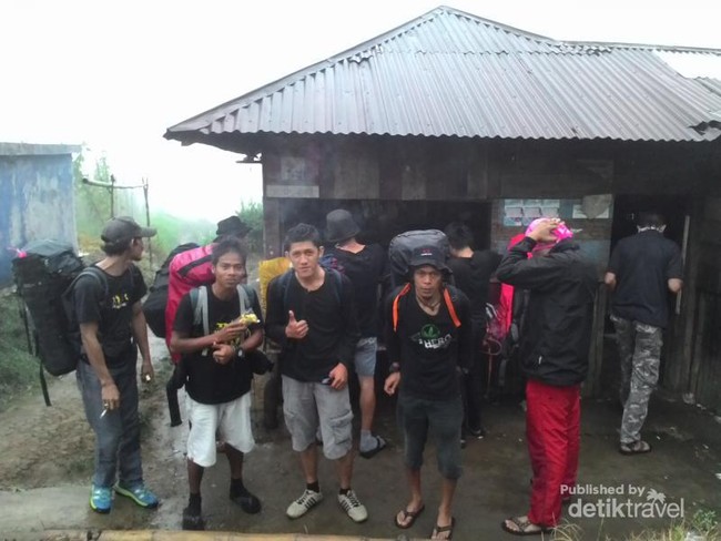 Asyiknya Mendaki Gunung Tandikat di Sumatera Barat