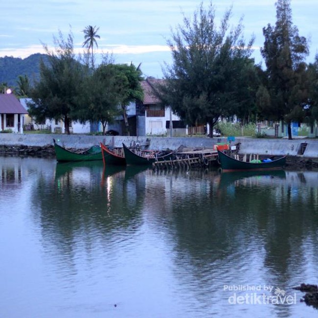 Asyiknya Nongkrong Sore di Lamteh, Aceh Besar