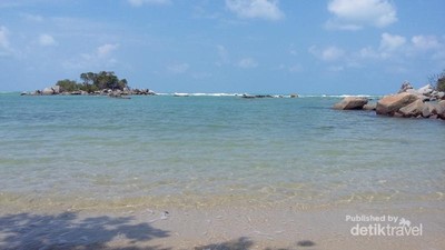 Begini Indahnya Pantai Tanjung Lampu di Bangka