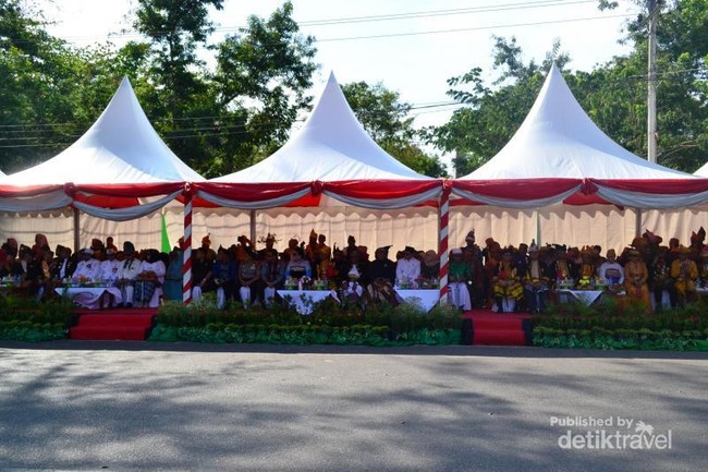 Begini Kemeriahan Karnaval Festival Keraton Nusantara 2015