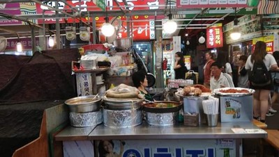 Begini Suasana Pusat Kuliner Tradisional di Korea Selatan