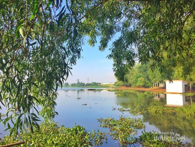 Bekasi Punya Danau Seindah Ini