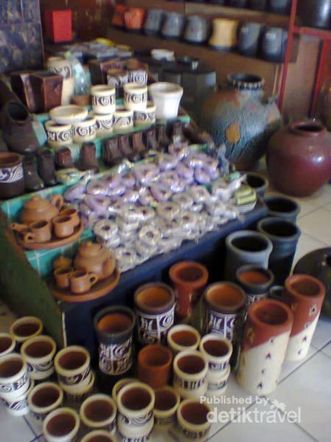 Belanja Oleh-oleh di Sentra Pembuatan Keramik Purwakarta