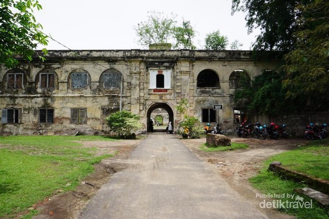 Benteng Kuno di Ngawi yang Cocok Buat Prewedding