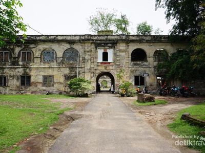 Benteng Kuno di Ngawi yang Cocok Buat Prewedding