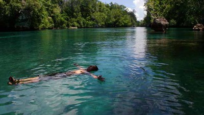 Berbagai Cara Menikmati Teluk Kabui