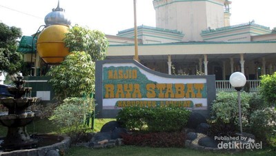 Berbagai Sisi Masjid Raya Stabat yang Bersejarah di Sumut