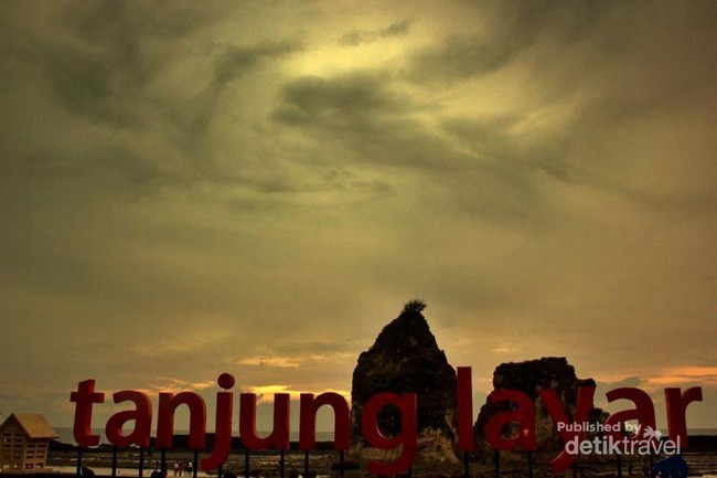 Berburu Emas di Pantai Sawarna