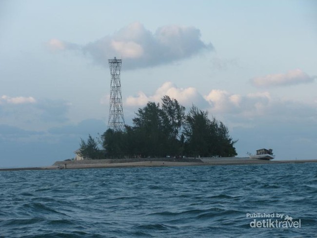 Berkunjung ke Pulau Cantik di Perbatasan Batam & Singapura