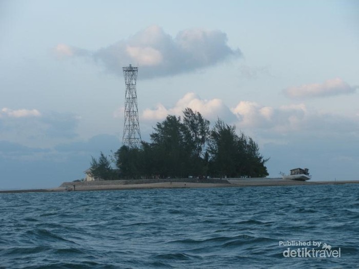 Berkunjung ke Pulau Cantik di Perbatasan Batam & Singapura