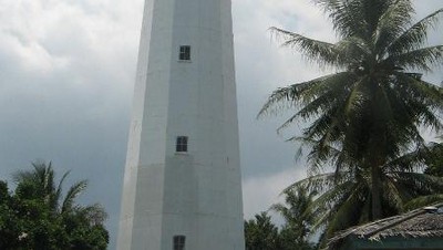 Bersejarah di Mercusuar, Seram di Karang Bolong