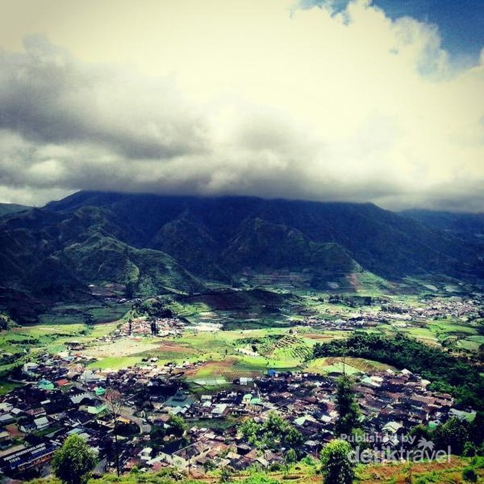Berwisata di Dataran Tinggi Dieng