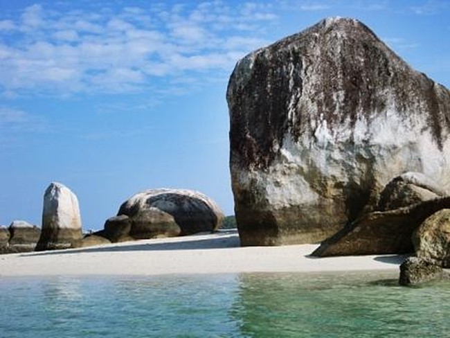 Bidikan Cantik dari Atas Mercusuar di Belitong