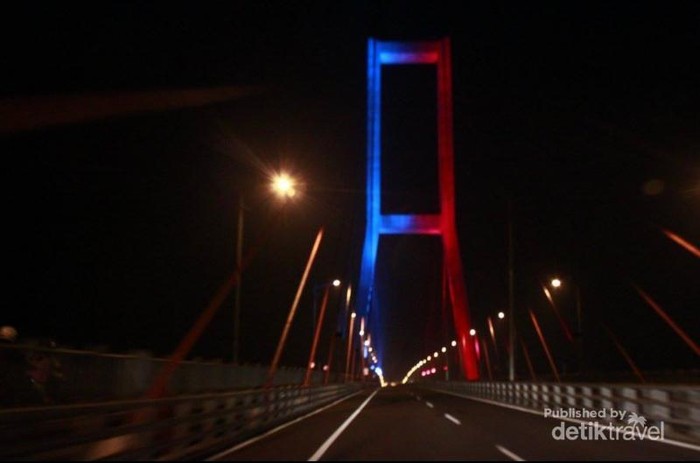 Bukan Golden Gate, Ini Jembatan Suramadu dari Madura