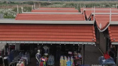 Bukan Rumah Adat, Ini Pasar Tradisional Laos