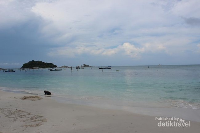 Bukti Pulau Belitung Tak Kalah Cantik dari Maladewa