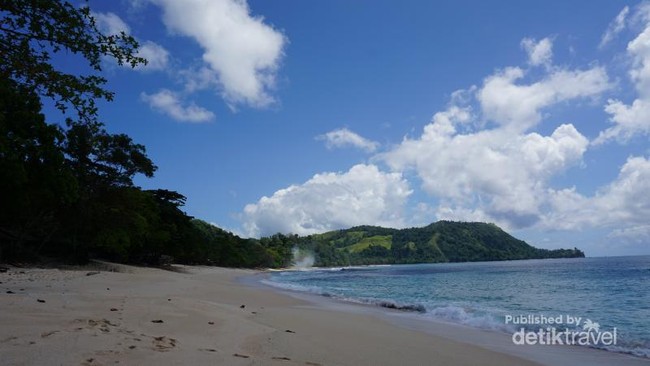 Butuh Vitamin Sea? Yuk, Intip Cantiknya Pantai Indonesia