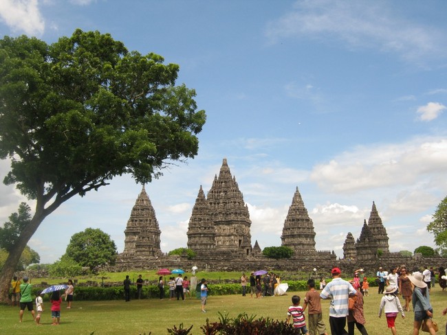 Candi Prambanan Tetap Memukau