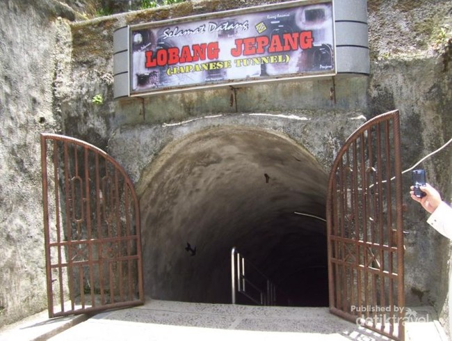 Cantiknya Bukittinggi Dari Ngarai Sianok Hingga Jam Gadang
