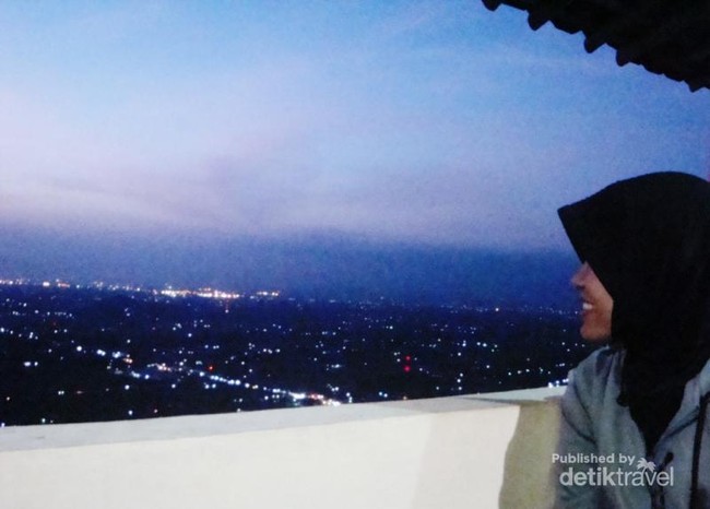 Cantiknya Kerlip Cahaya di Bukit Bintang, Yogyakarta