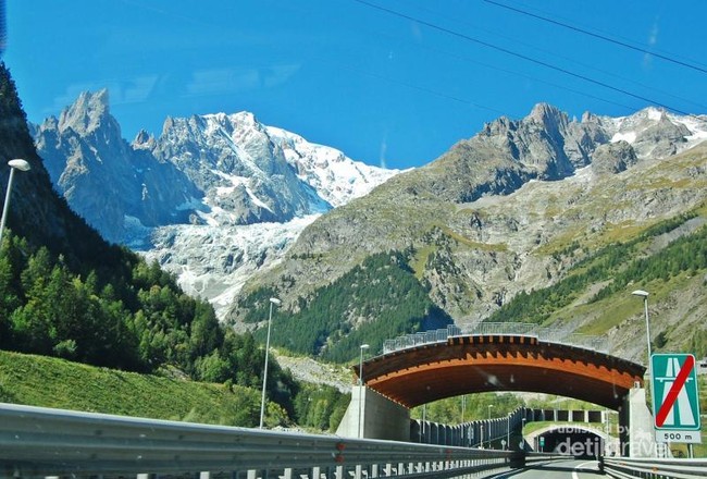 Cantiknya Mont Blanc, Puncak Tertinggi Pegunungan Alpen