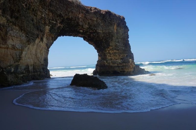 Cantiknya Pantai Mbawana di Sumba