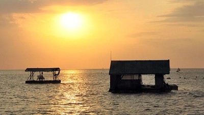 Cantiknya Sunset di Teluk Nare, Primadona Lombok Utara