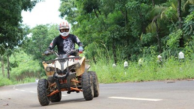 Cara Lain Menikmati Keindahan Bukit Hambalang