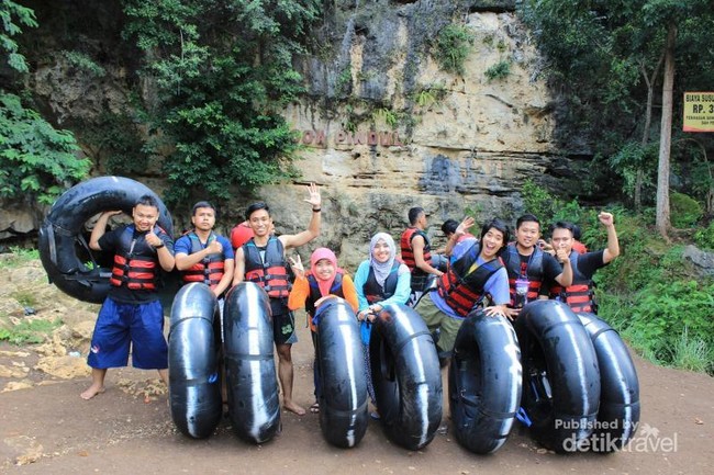 Cave Tubing di Gua Pindul yang Seru Banget!