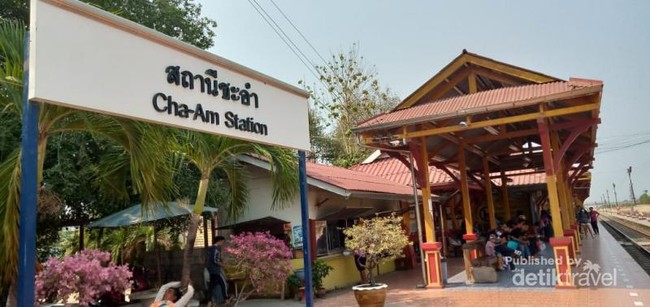 Cha Am Railway Stasion, Stasiun Tua yang Memikat di Bangkok