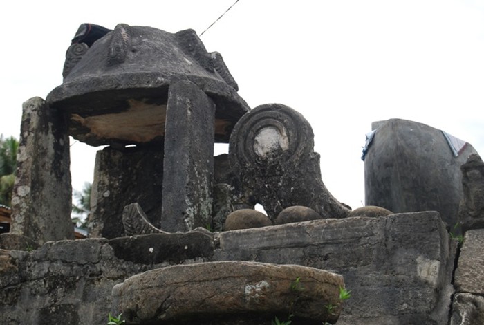 Desa Adat Hilisimaetano