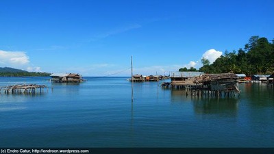 Desa-Desa di Atas Laut, Yapen, Papua