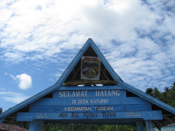 Desa Katupat, Togean