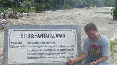 Dibuai Indahnya Alam Pantai Klayar, Pacitan