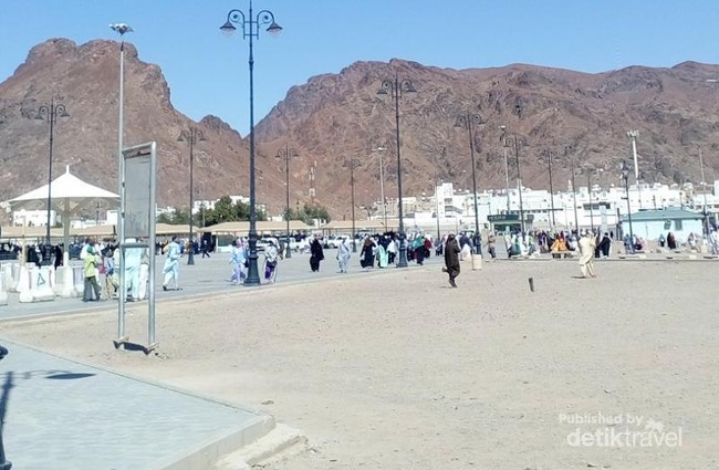 Dua Gunung yang Unik di Madinah