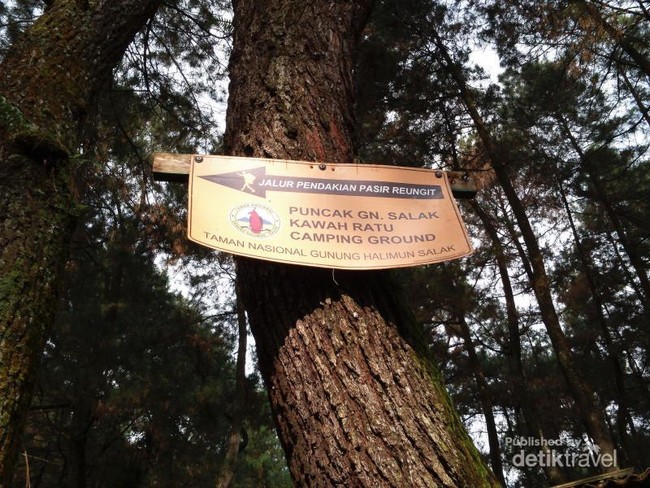 Eksotisme Kawah Ratu Gunung Salak