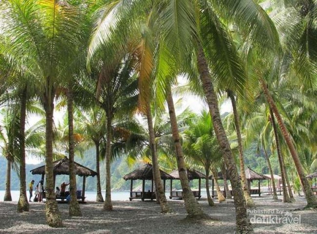 Eksotisnya Pantai Tablanusu di Papua
