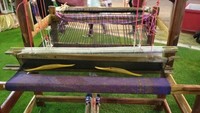 Alat tradisional untuk membuat kain sutera