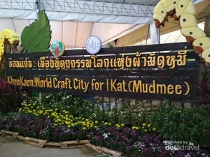 Festival Kain Sutera Thailand yang Meriah di Tengah Pandemi