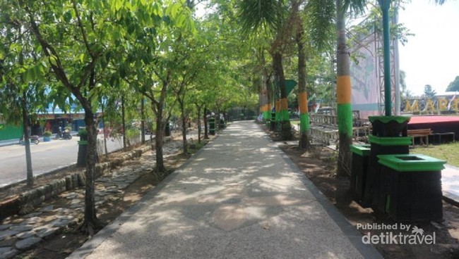 Foto: Alun-alun Cantik Kebanggaan Warga Martapura