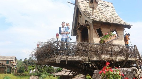 Foto: Desa Hobbit di Lembang