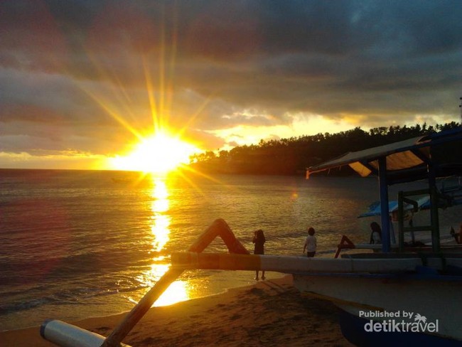 Foto-foto Sunset yang Cantik di Lombok