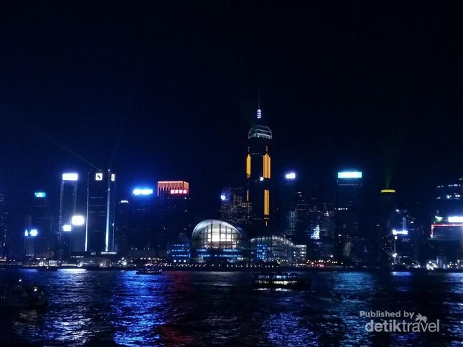 Foto: Hong Kong di Malam Hari yang Cantik